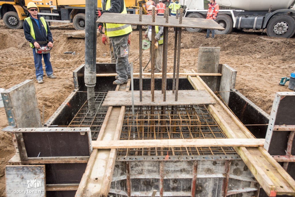 Neuca buduje się na JAR-ze. Już leją beton!