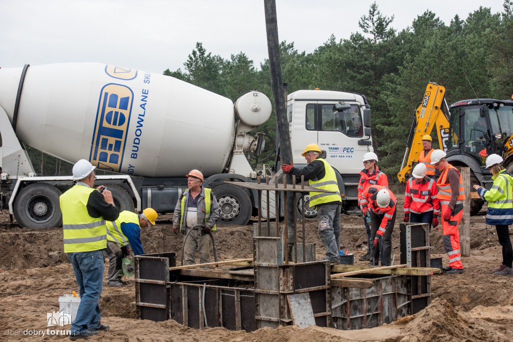 Neuca buduje się na JAR-ze. Już leją beton!