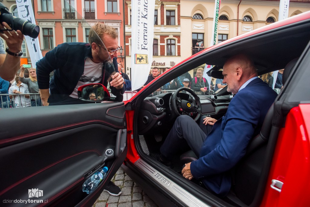 Ferrari opanowały Rynek Nowomiejski