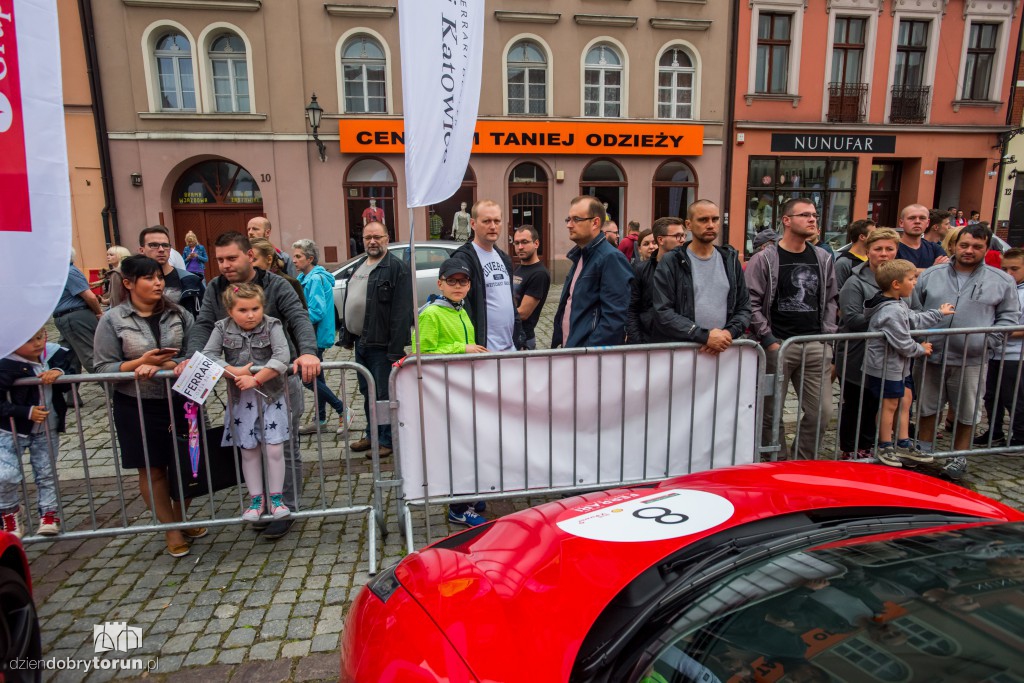 Ferrari opanowały Rynek Nowomiejski