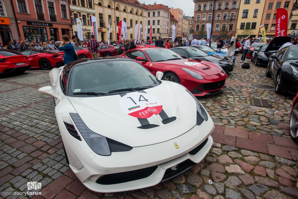 Ferrari opanowały Rynek Nowomiejski