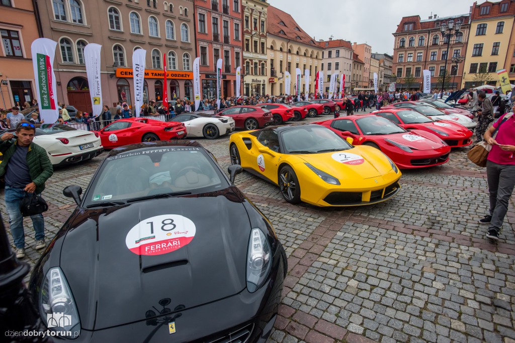 Ferrari opanowały Rynek Nowomiejski