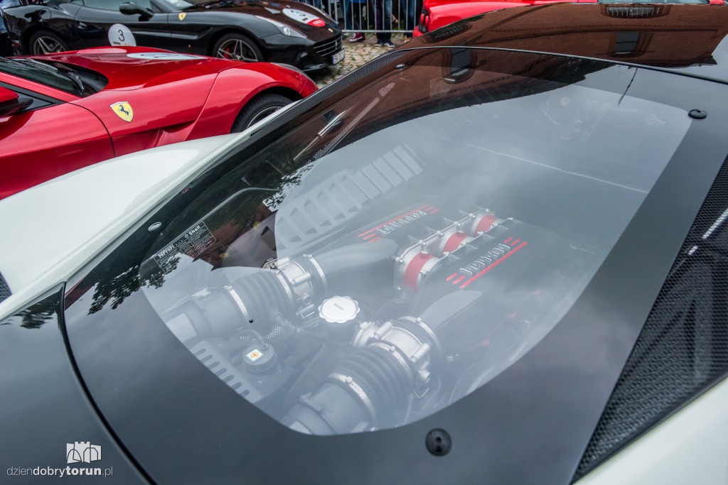 Ferrari opanowały Rynek Nowomiejski