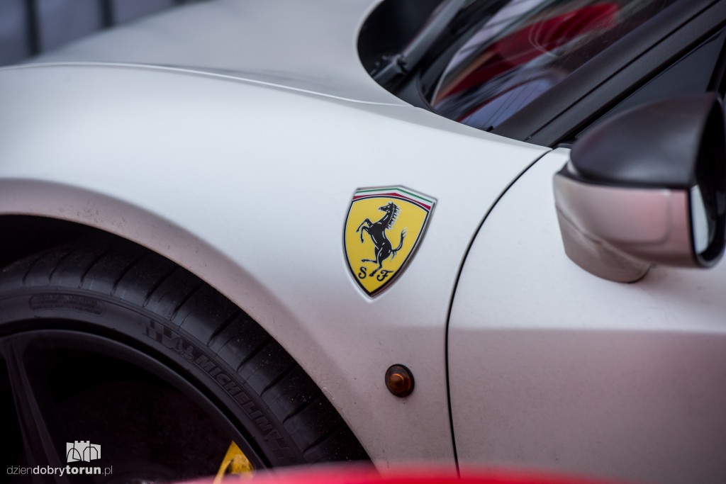 Ferrari opanowały Rynek Nowomiejski