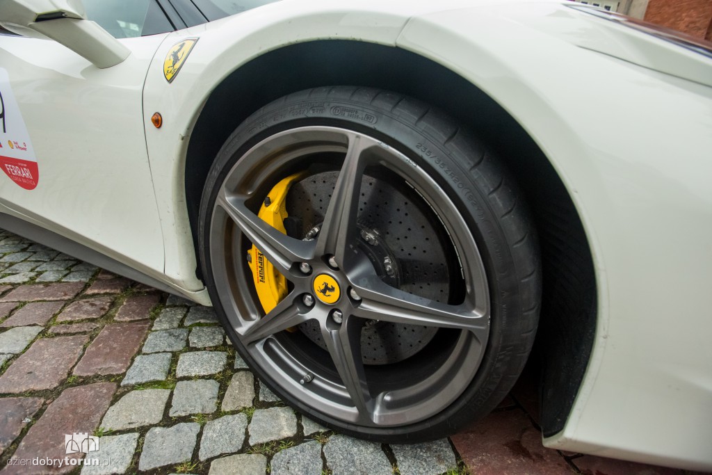 Ferrari opanowały Rynek Nowomiejski