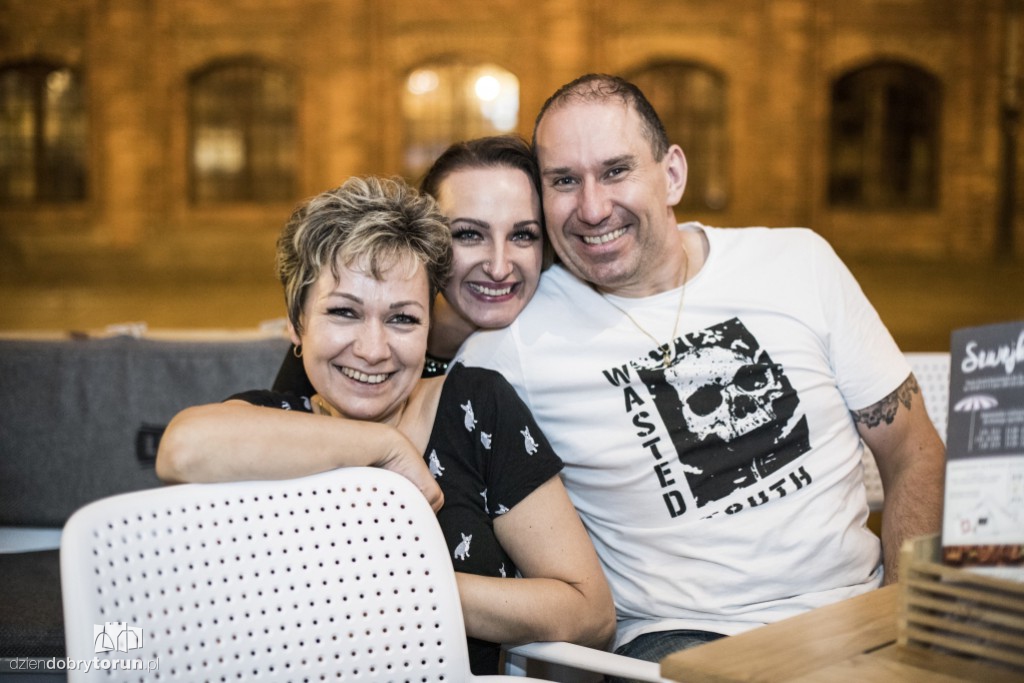 Wymixowana impreza w Szwejku