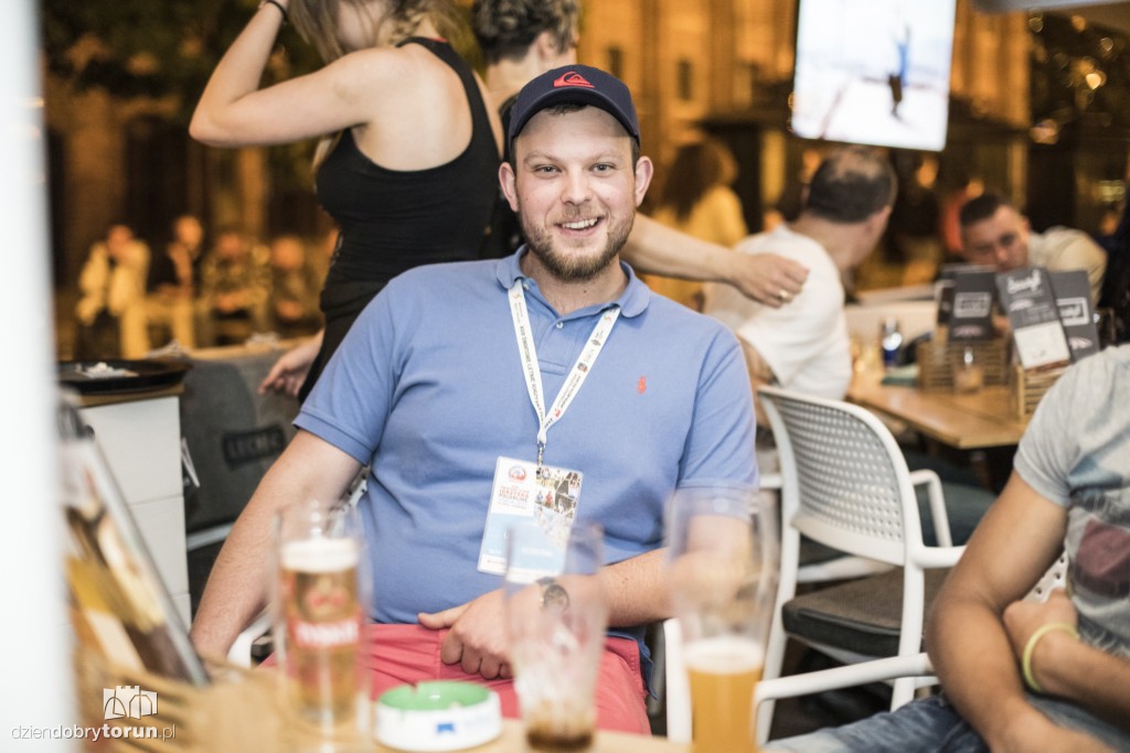 Wymixowana impreza w Szwejku