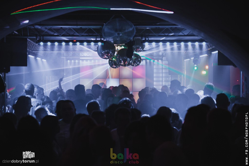 Wyśmiewana muzyka ściąga tłumy