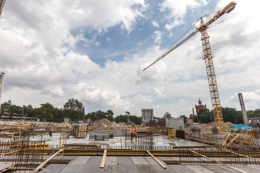 Szpital na Bielanach rośnie w oczach