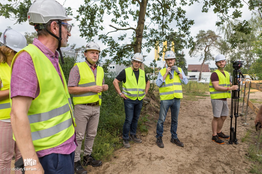 Szpital na Bielanach rośnie w oczach