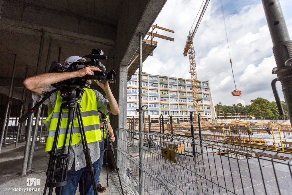 Szpital na Bielanach rośnie w oczach
