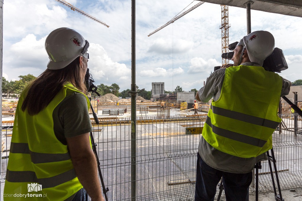 Szpital na Bielanach rośnie w oczach