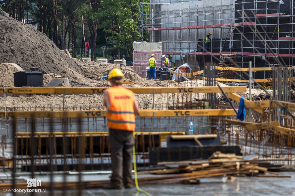 Szpital na Bielanach rośnie w oczach