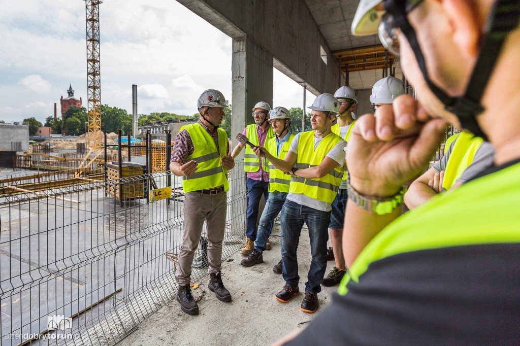 Szpital na Bielanach rośnie w oczach