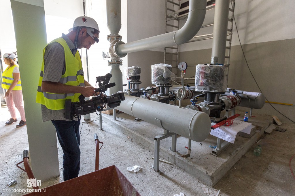 Szpital na Bielanach rośnie w oczach