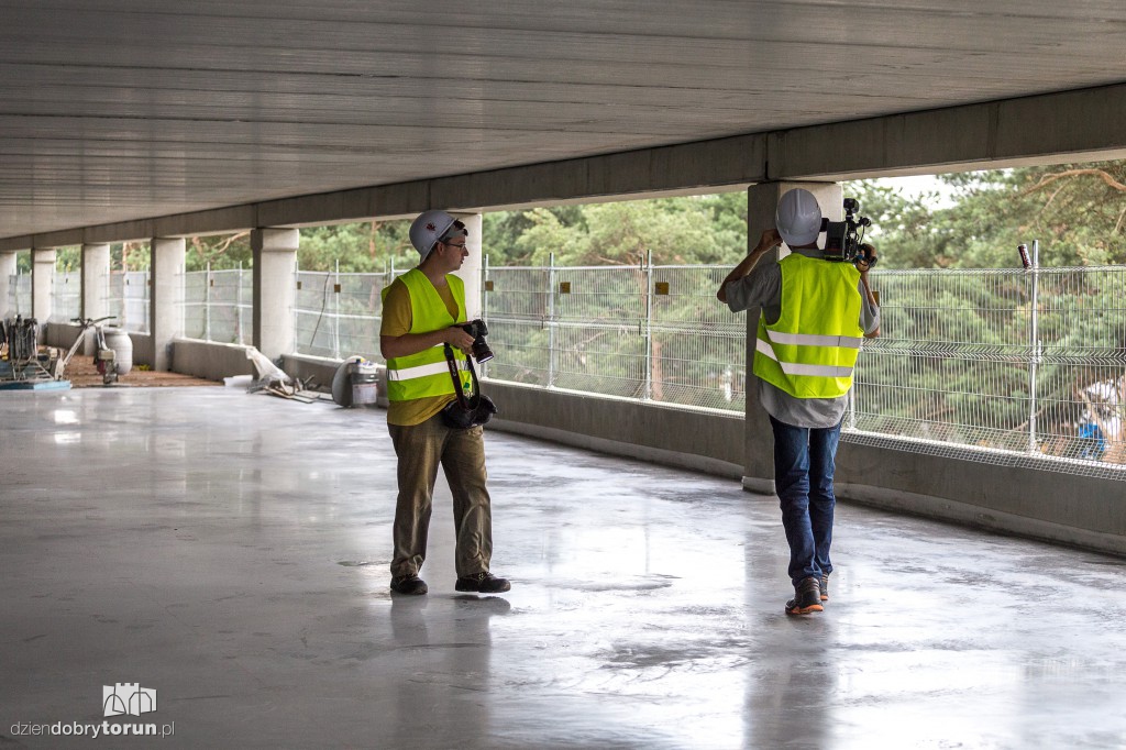 Szpital na Bielanach rośnie w oczach