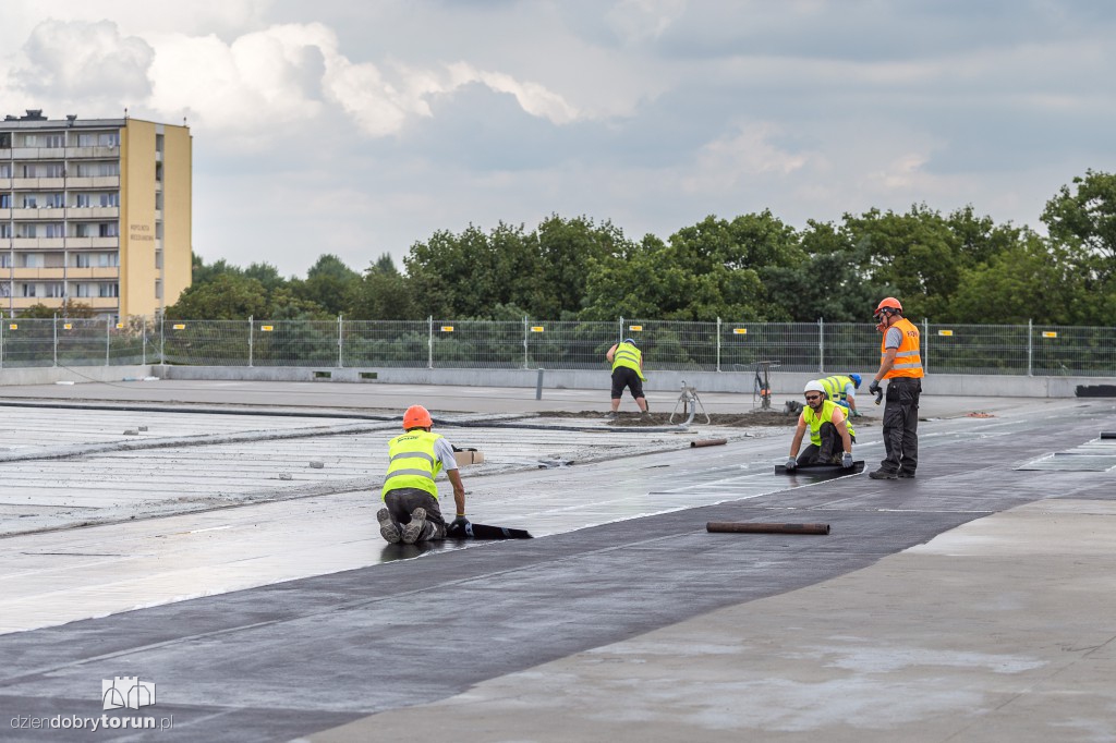 Szpital na Bielanach rośnie w oczach