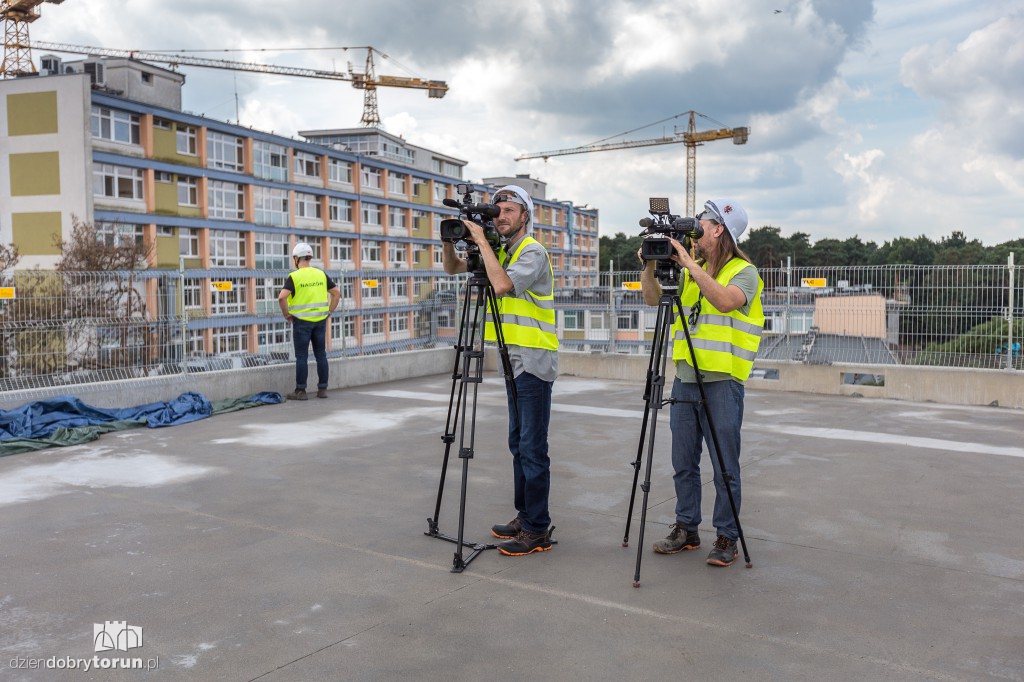 Szpital na Bielanach rośnie w oczach