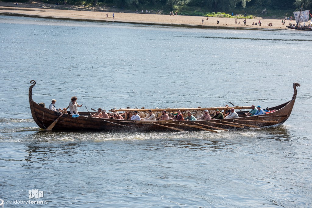 Rozpędzili łódź do 17 km na godzinę