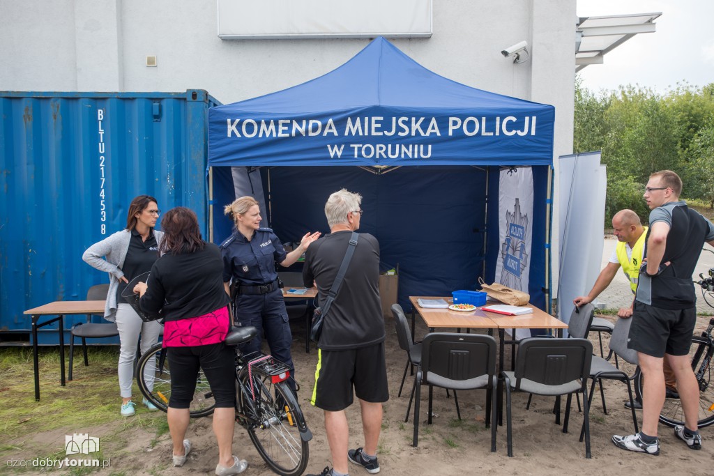 Rowerowa impreza z policjantami
