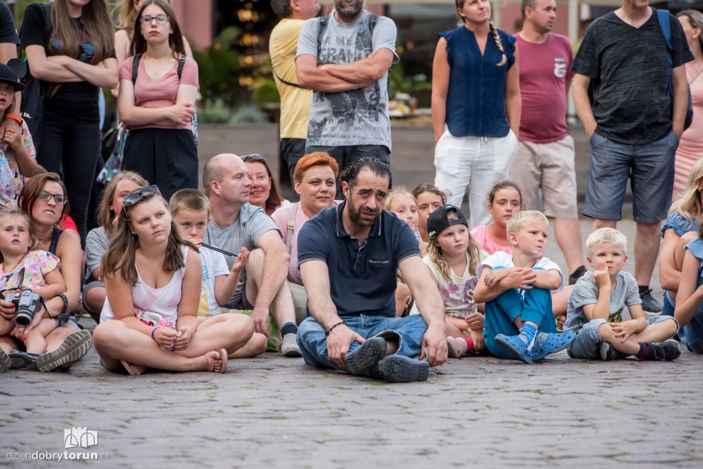 Pan Ząbek czarował na Starówce