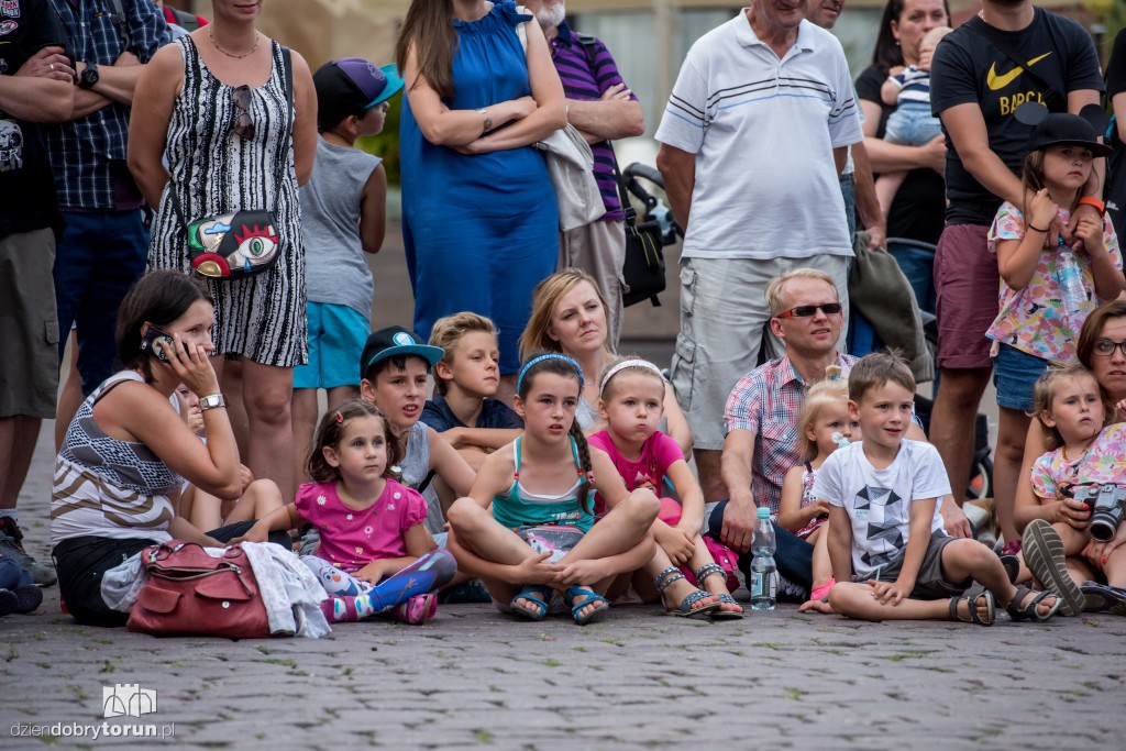 Pan Ząbek czarował na Starówce