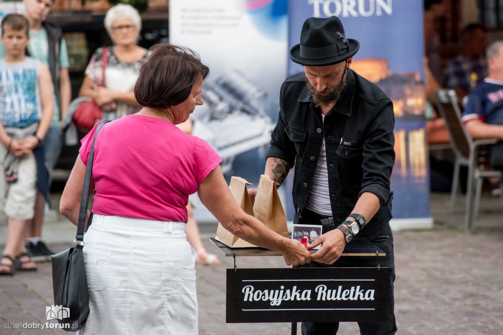 Pan Ząbek czarował na Starówce