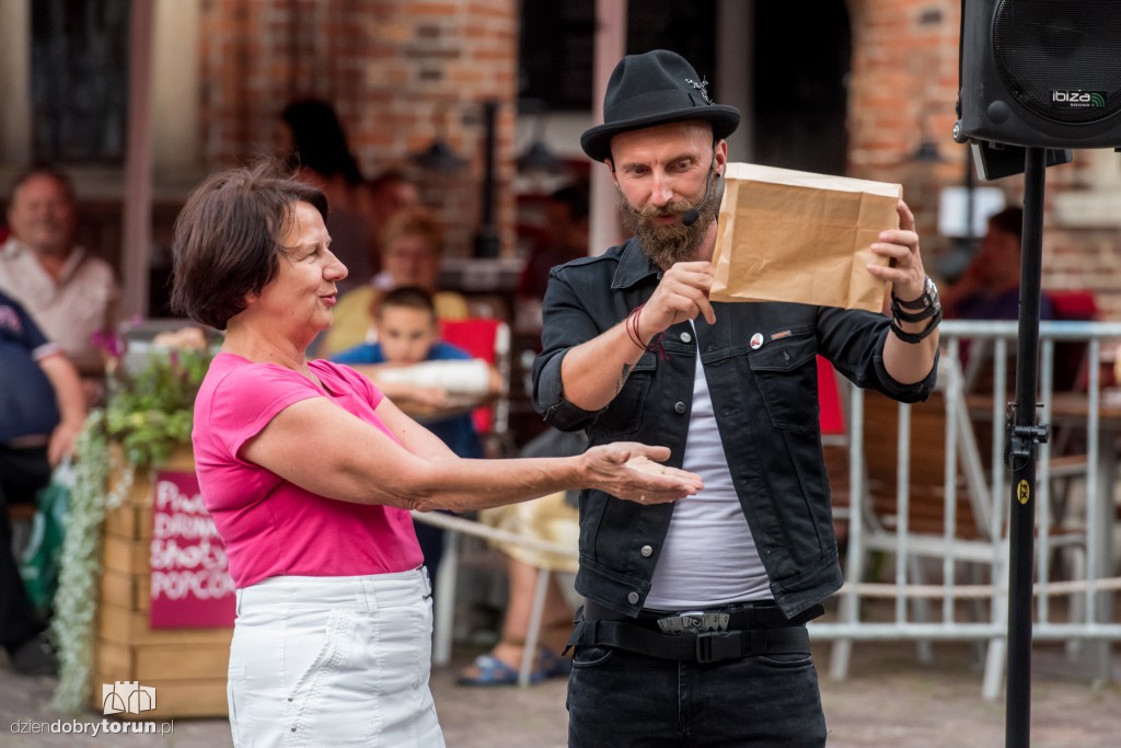 Pan Ząbek czarował na Starówce