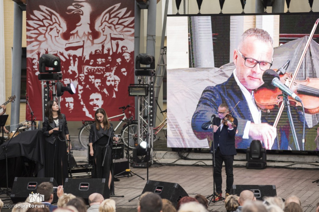 Pieśń niepokorna przy etnomuzeum