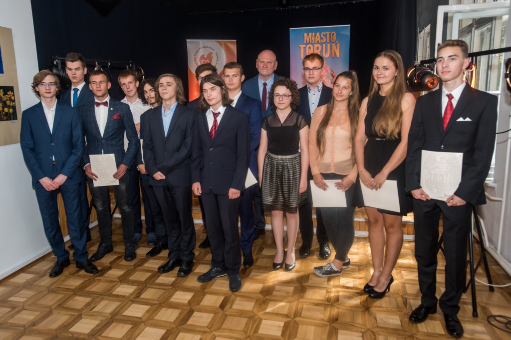 19 uczniów dostało nagrody prezydenta