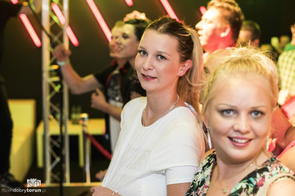 Koncert zespołu Piękni i Młodzi w klubie Bajka