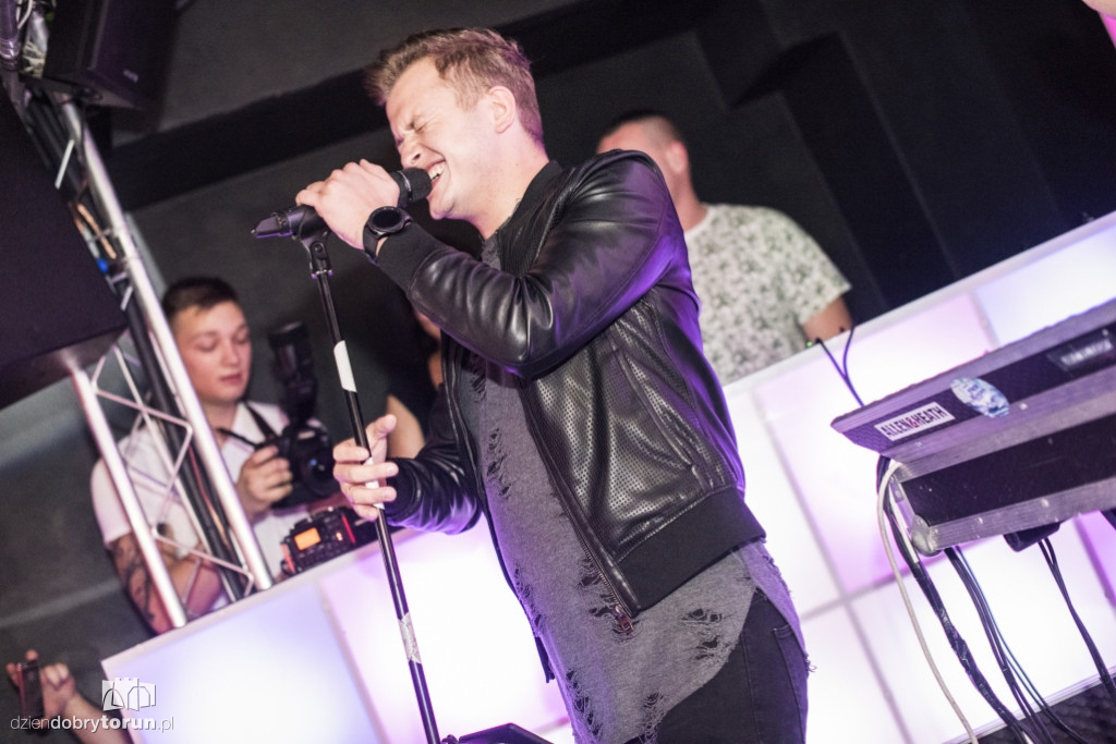 Koncert zespołu Piękni i Młodzi w klubie Bajka