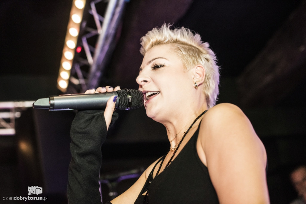 Koncert zespołu Piękni i Młodzi w klubie Bajka