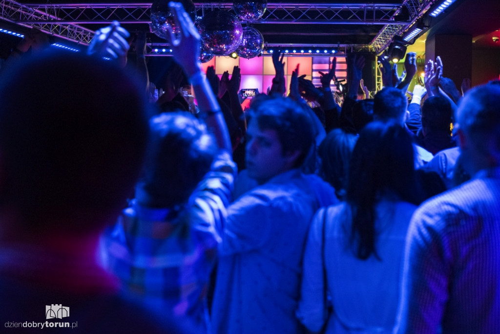 Koncert zespołu Piękni i Młodzi w klubie Bajka