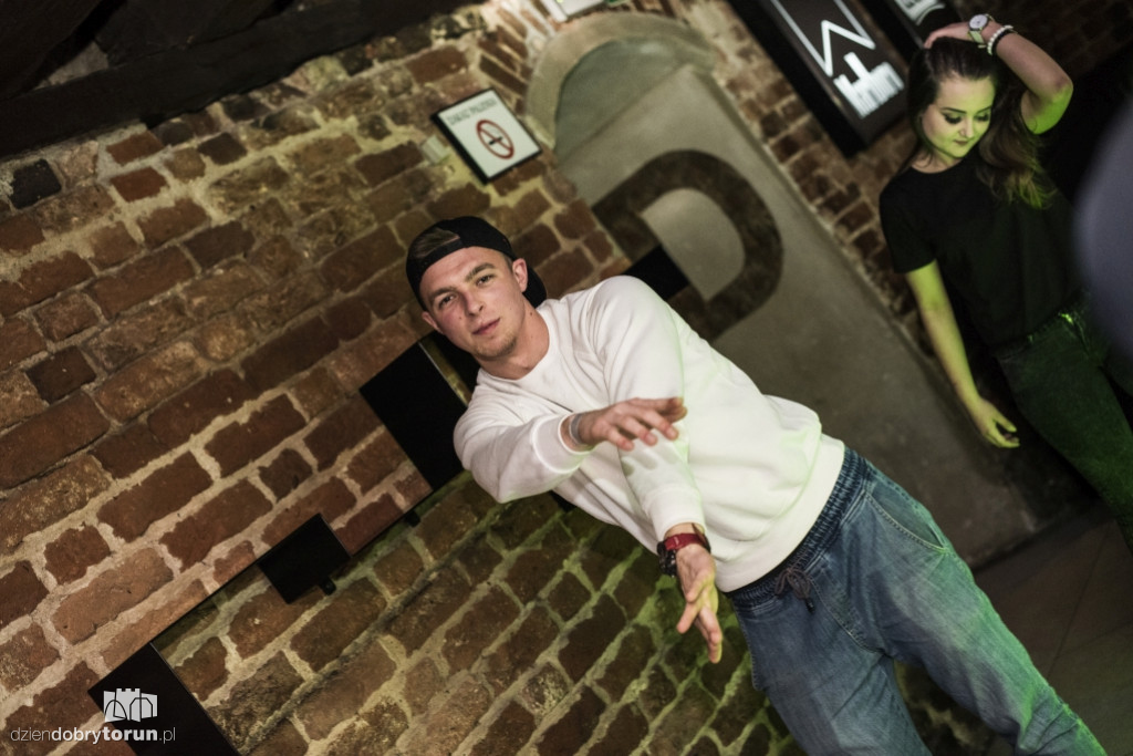 Gorączka sobotniej nocy w Szwejku