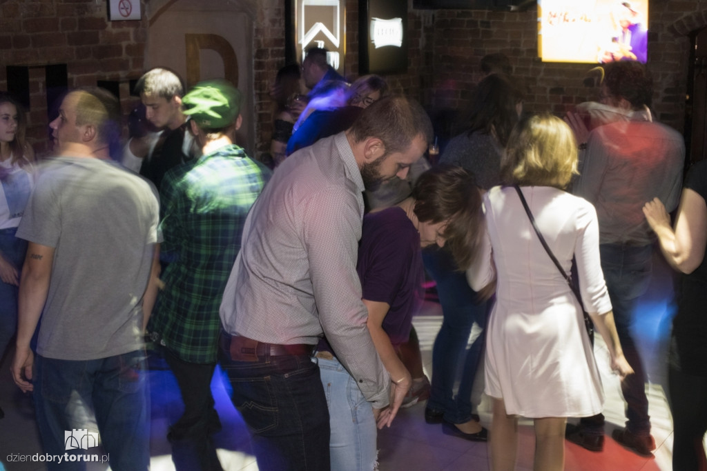 Gorączka sobotniej nocy w Szwejku