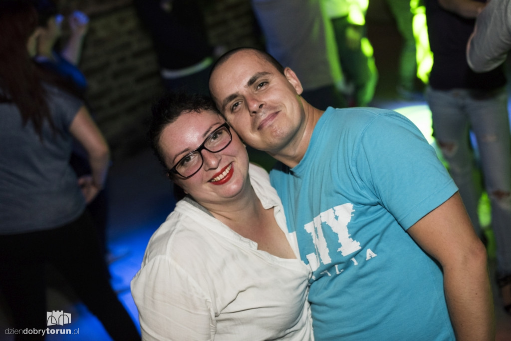 Gorączka sobotniej nocy w Szwejku