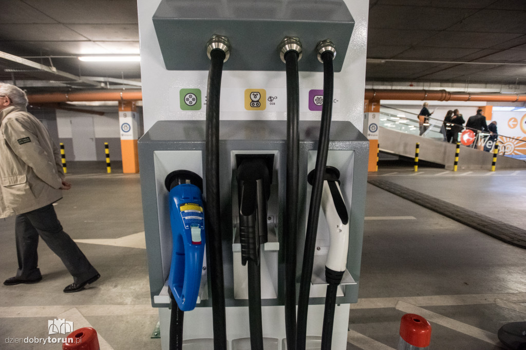 Ładowarka elektryczna dla aut już działa!