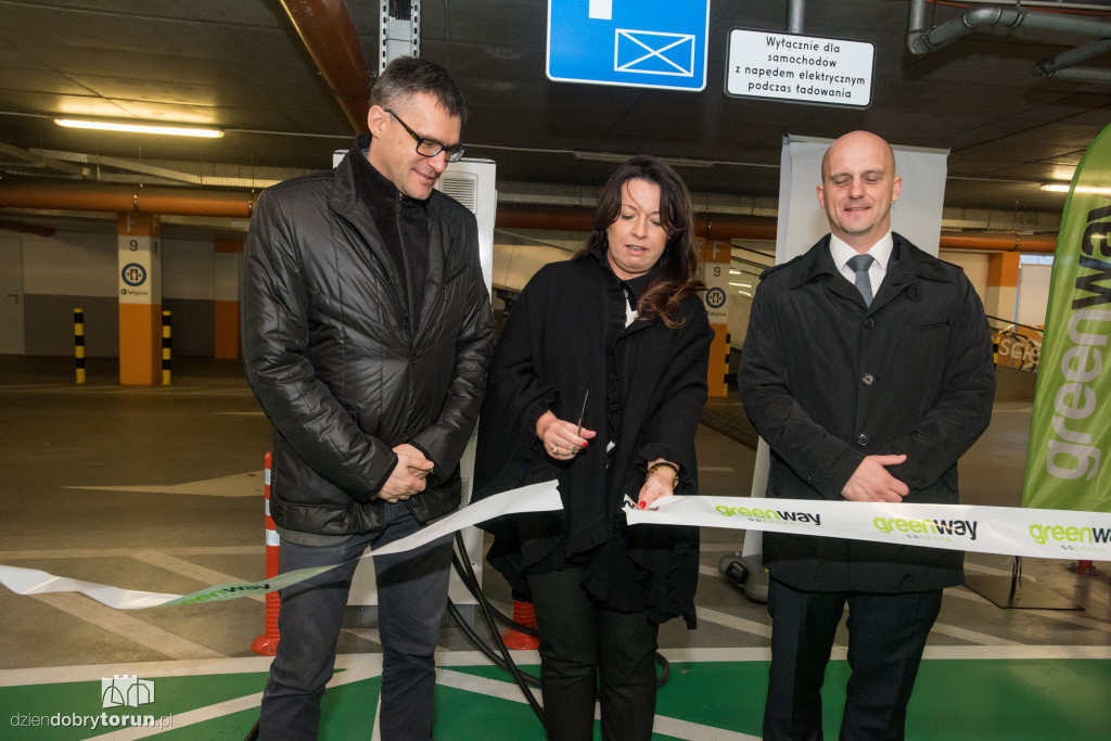 Ładowarka elektryczna dla aut już działa!