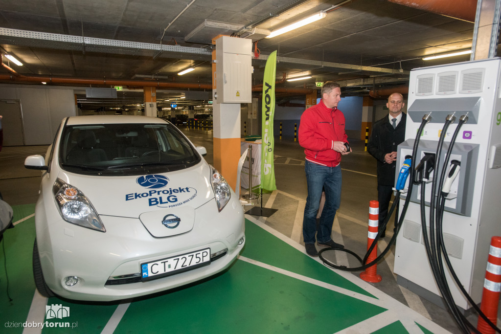 Ładowarka elektryczna dla aut już działa!