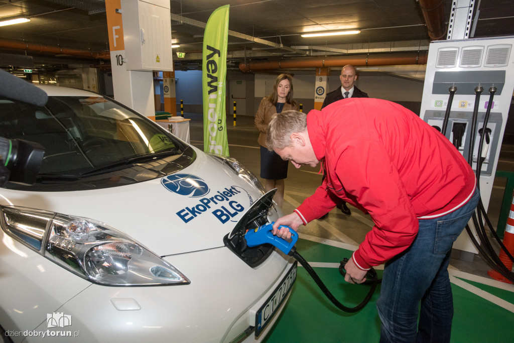 Ładowarka elektryczna dla aut już działa!