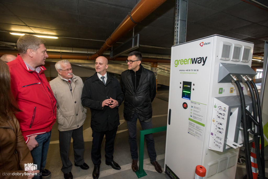 Ładowarka elektryczna dla aut już działa!