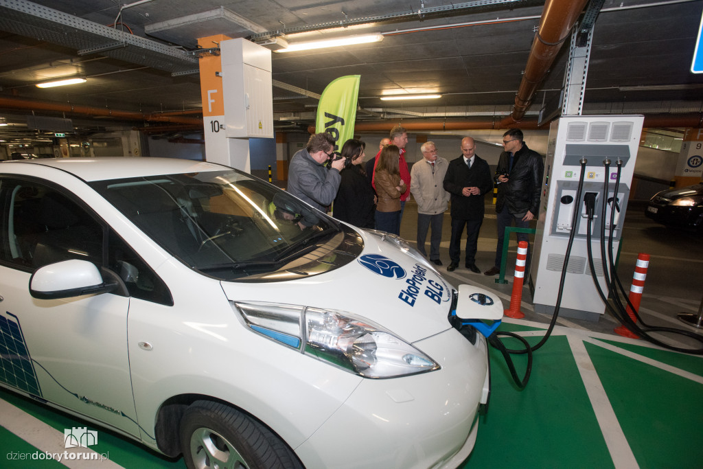 Ładowarka elektryczna dla aut już działa!