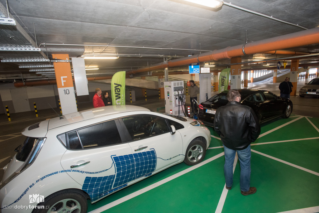 Ładowarka elektryczna dla aut już działa!