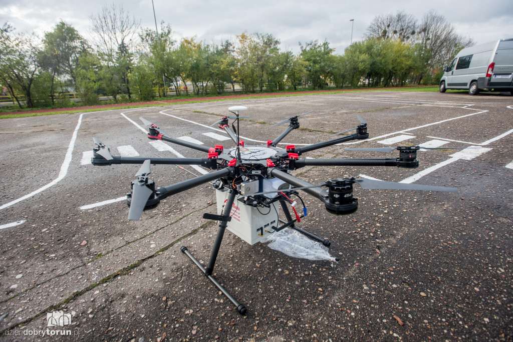 Dron sprawdza jakość powietrza