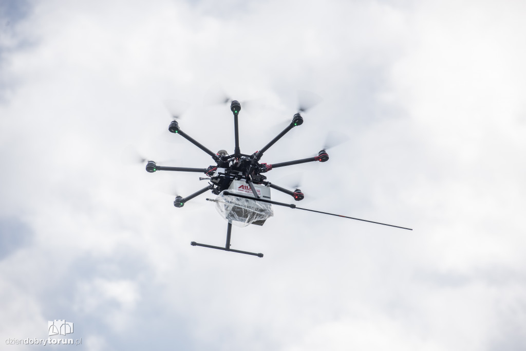 Dron sprawdza jakość powietrza