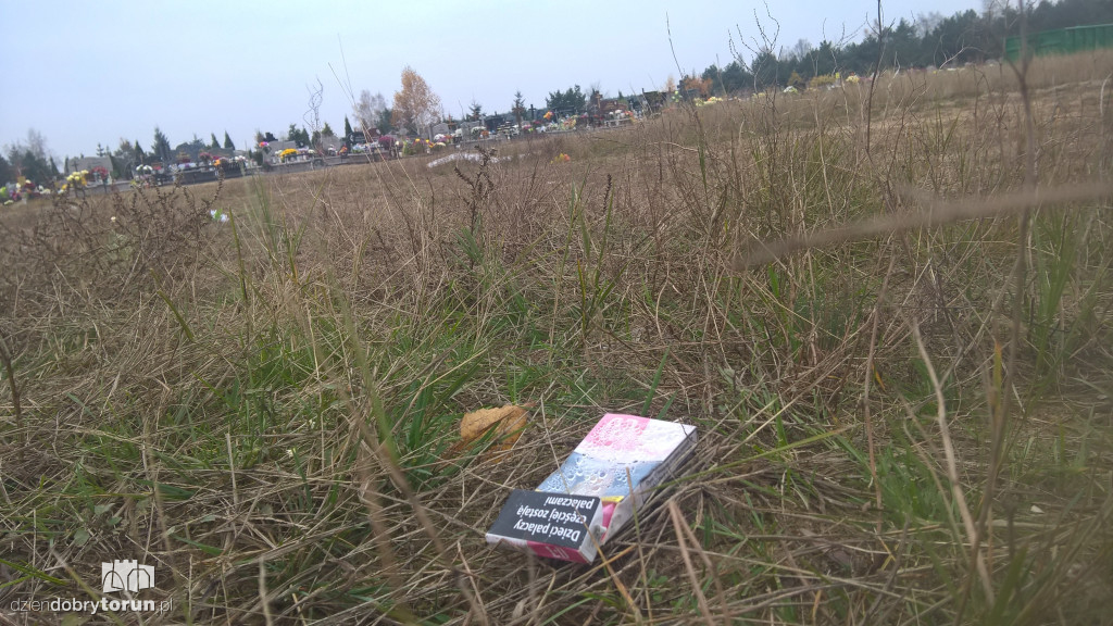 Śmieci przy CCK na ul. Grudziądzkiej