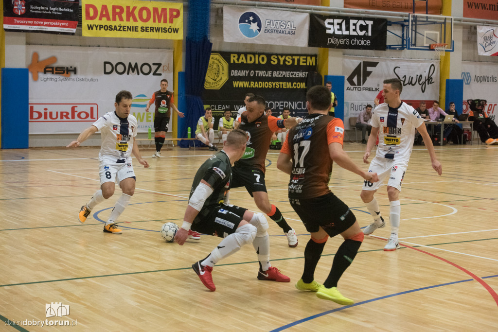 FC Toruń ogrywa Pogoń 04 Szczecin