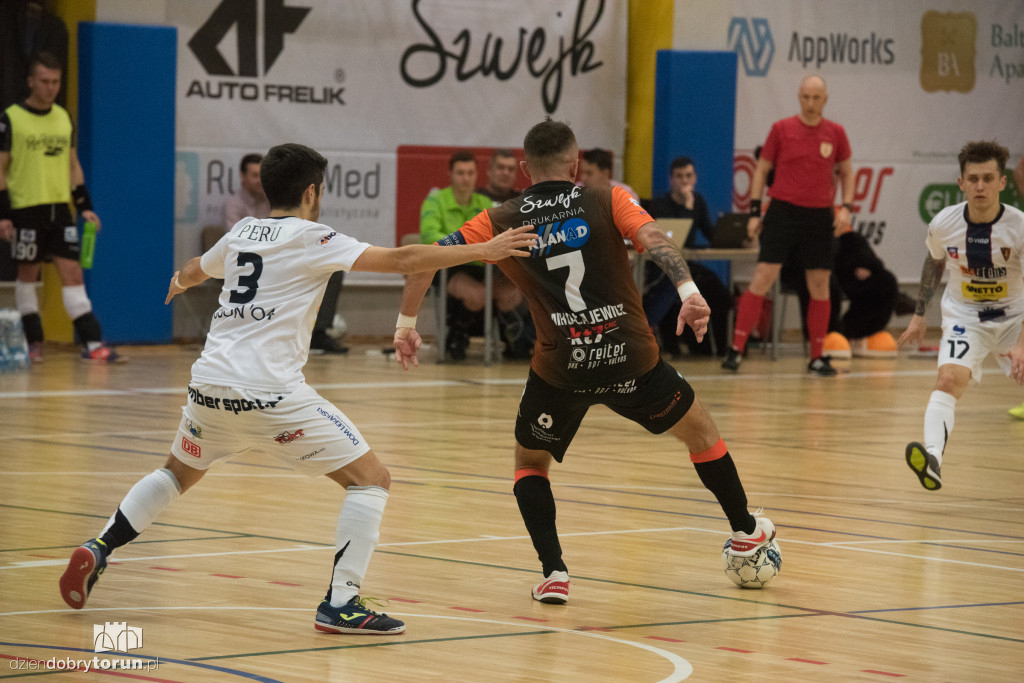 FC Toruń ogrywa Pogoń 04 Szczecin