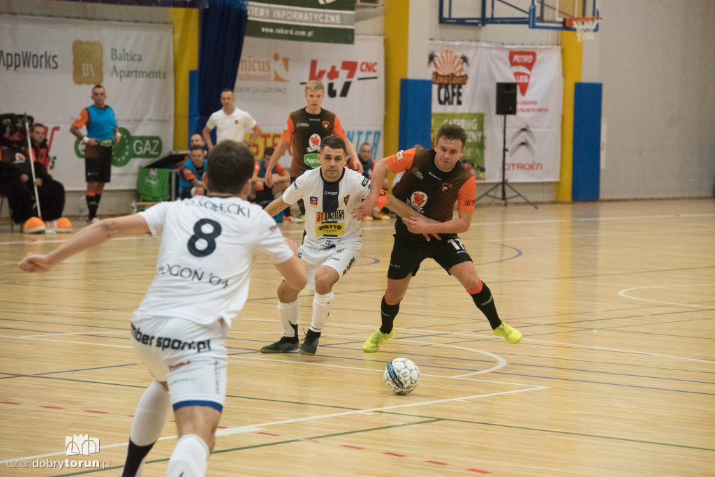 FC Toruń ogrywa Pogoń 04 Szczecin